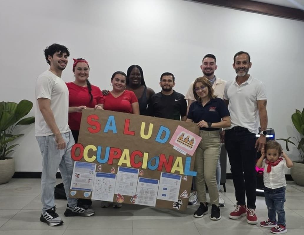 Equipop de ERP Lawyers luego de una jornada de RSE en 2025