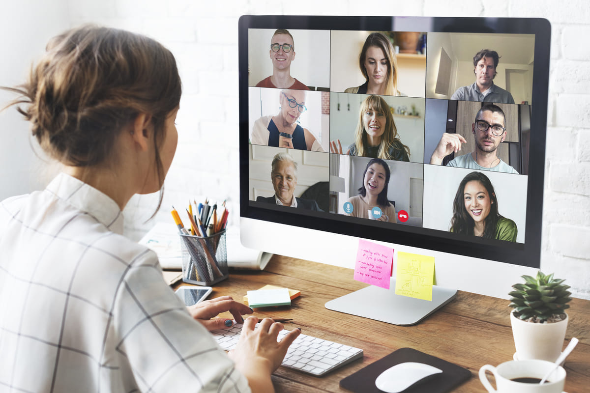 woman-video-conference-call-her-home-office-coronavirus-pandemic Person working remotely in accordance with the teleworking law and the right to disconnect in Costa Rica
